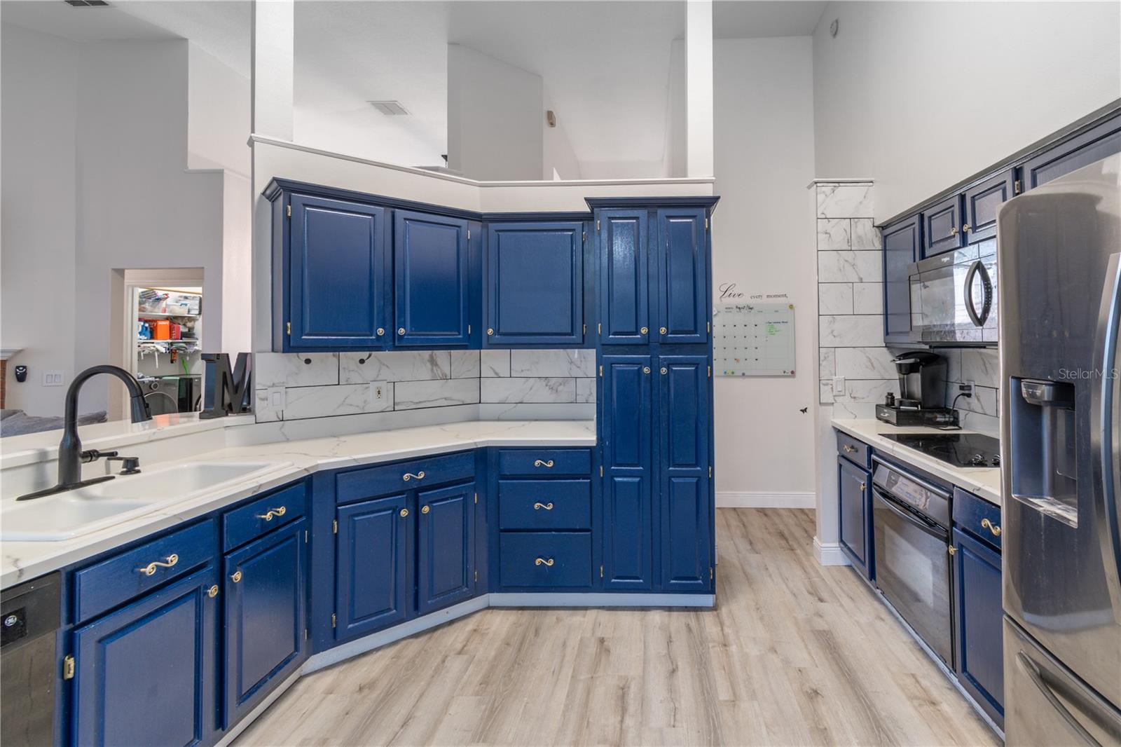 LAKES OF ALOMA PH 2 - Residential