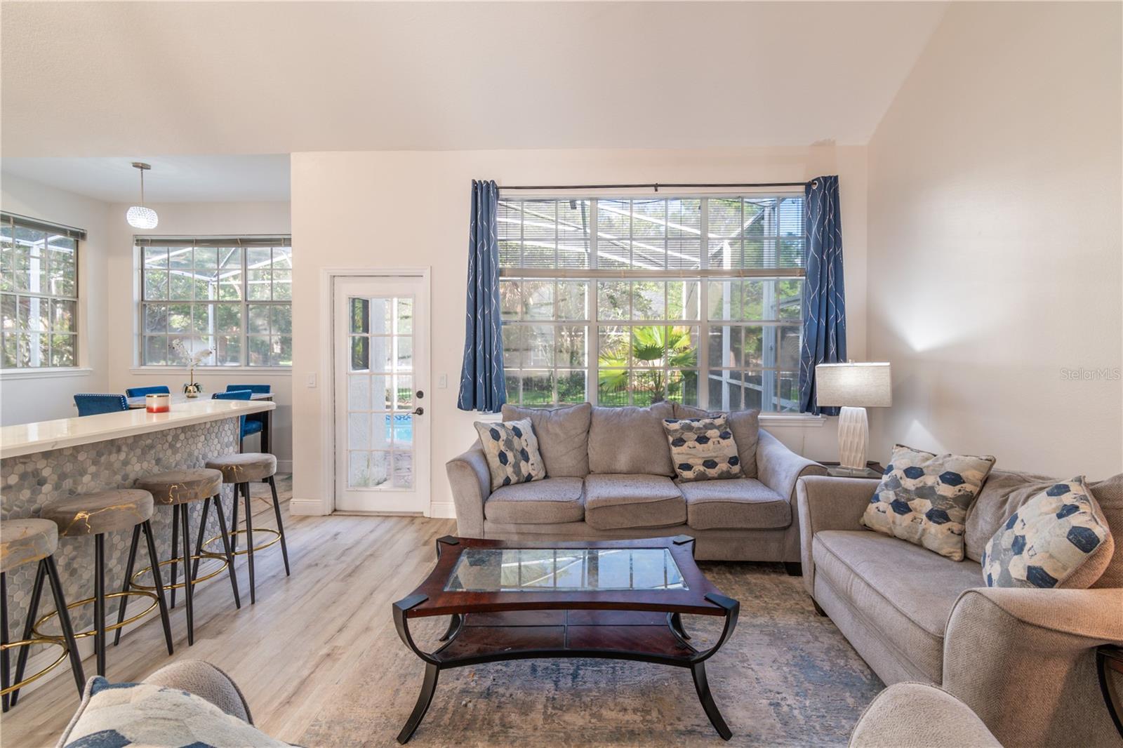 LAKES OF ALOMA PH 2 - Residential