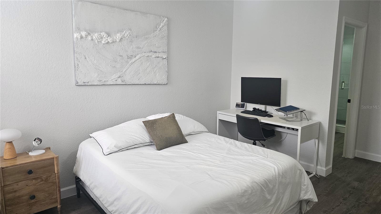 REGISTRY/MICHIGAN PARK CONDO - Residential