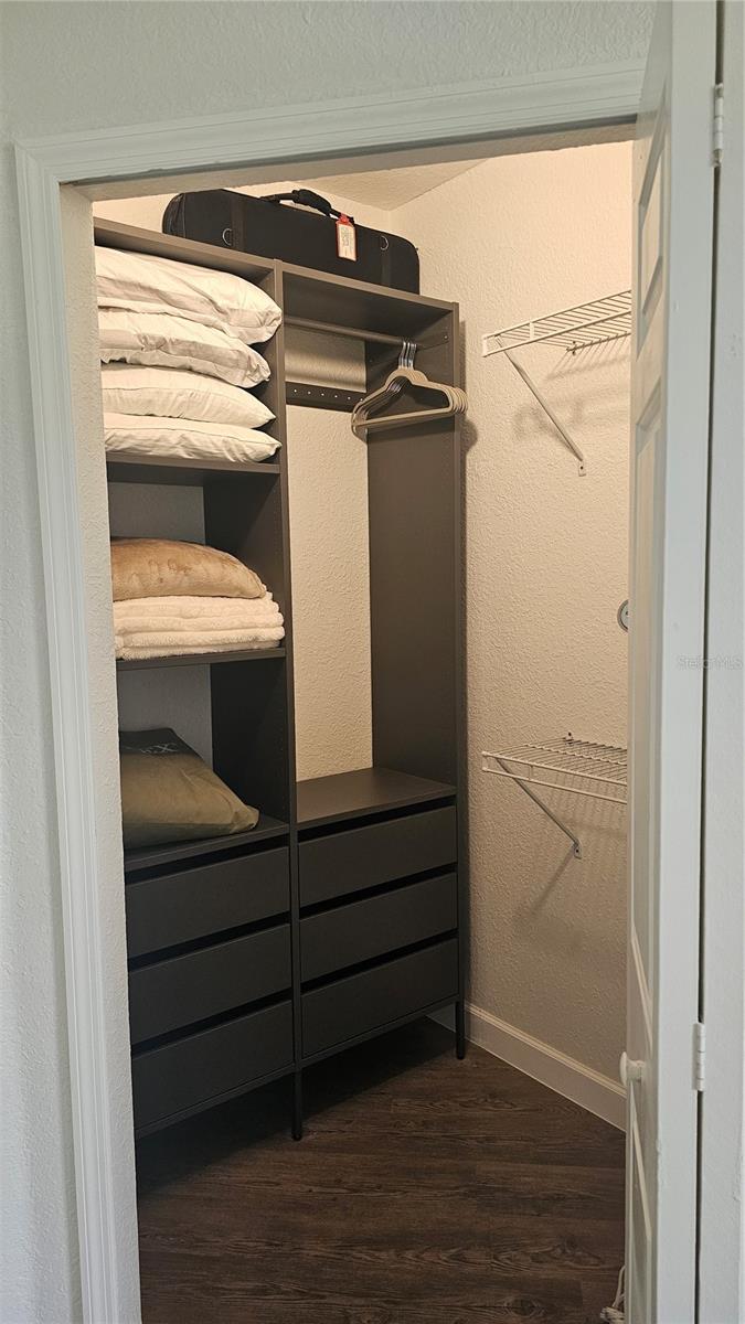 REGISTRY/MICHIGAN PARK CONDO - Residential