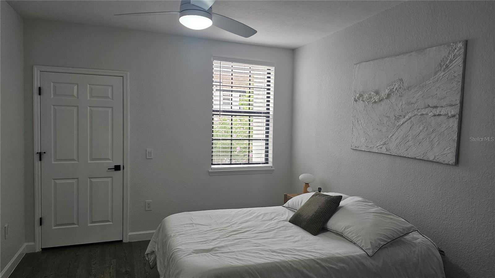 REGISTRY/MICHIGAN PARK CONDO - Residential