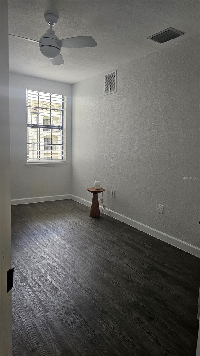 REGISTRY/MICHIGAN PARK CONDO - Residential