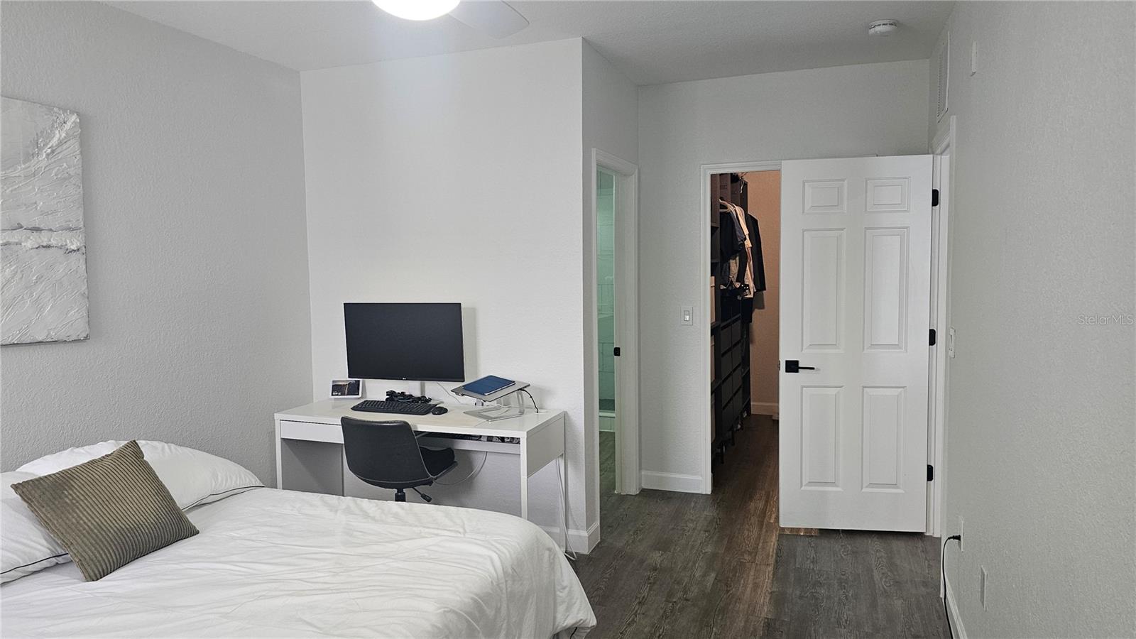 REGISTRY/MICHIGAN PARK CONDO - Residential
