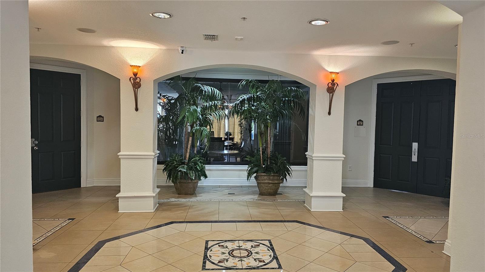 REGISTRY/MICHIGAN PARK CONDO - Residential