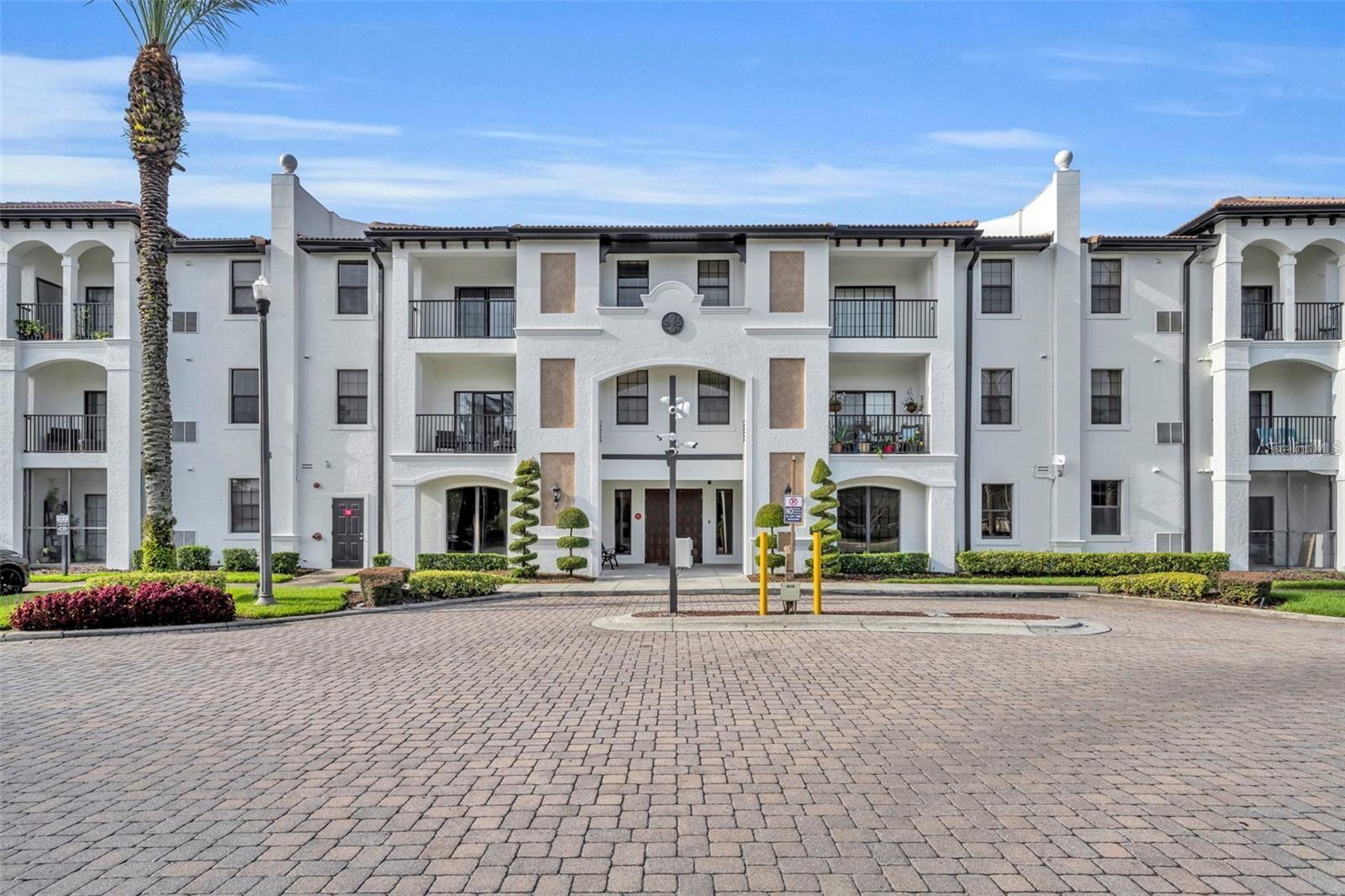 REGISTRY/MICHIGAN PARK CONDO - Residential