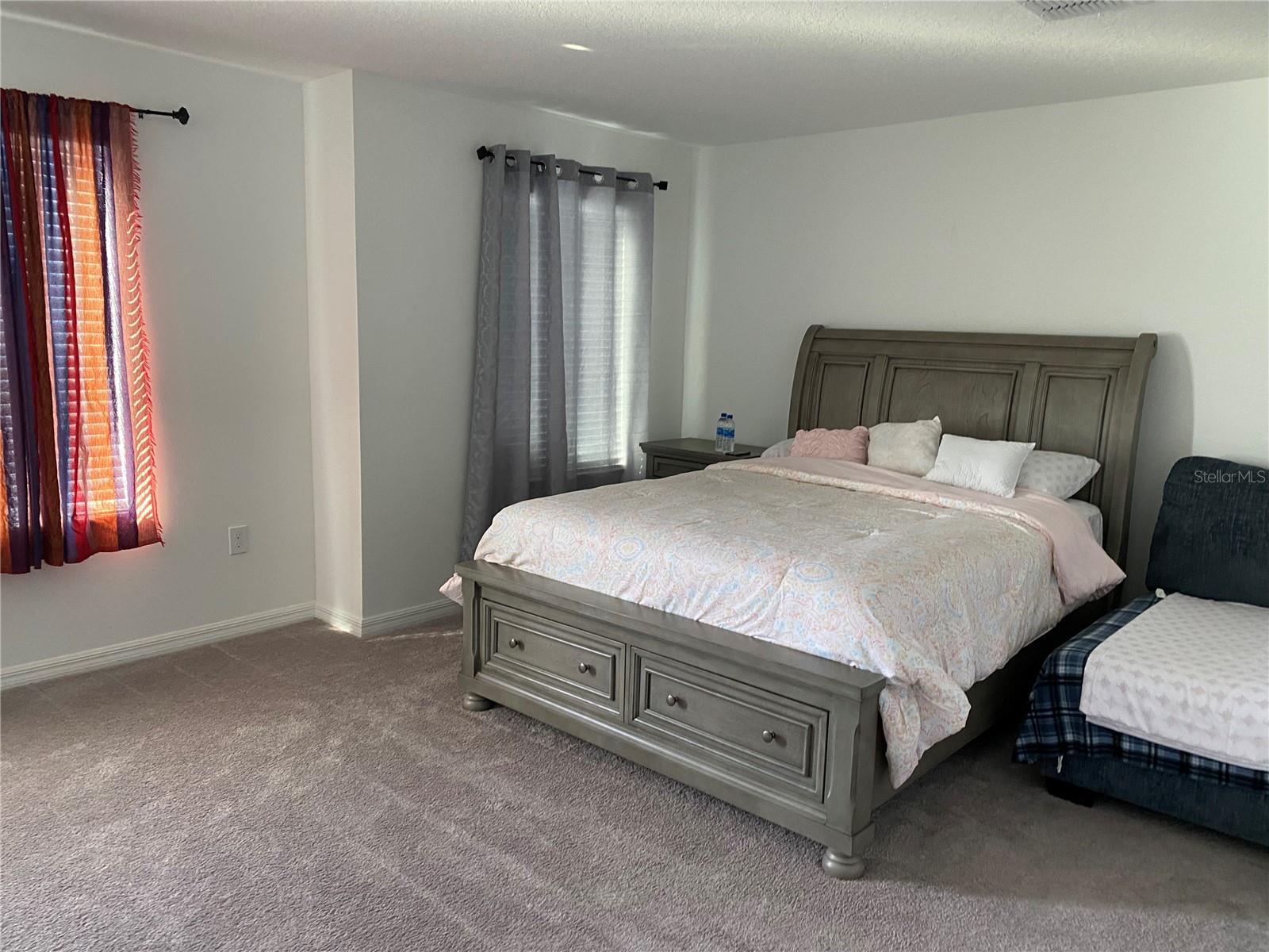 BELLA PARC TWNHMS - Residential Lease