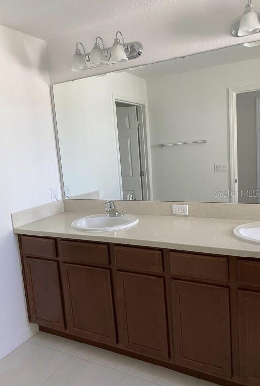 BELLA PARC TWNHMS - Residential Lease
