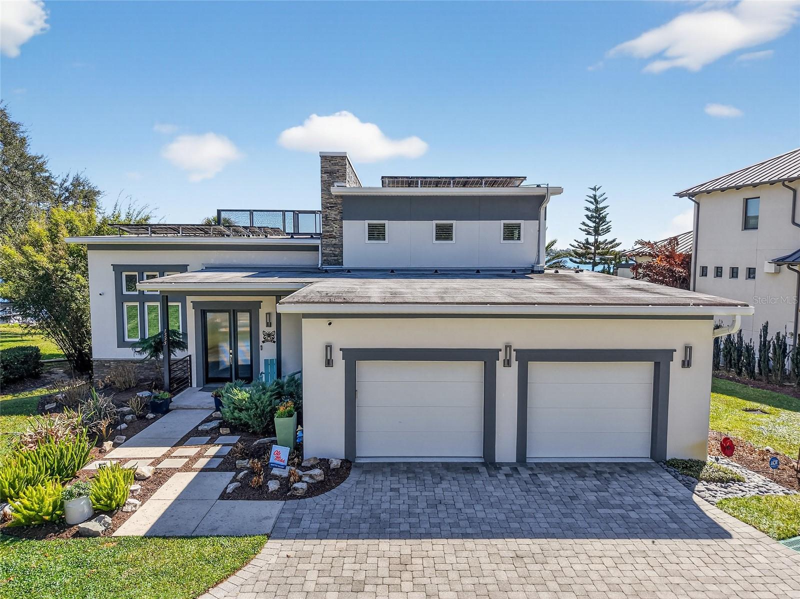 LAKE GERTRUDE MANOR - Residential