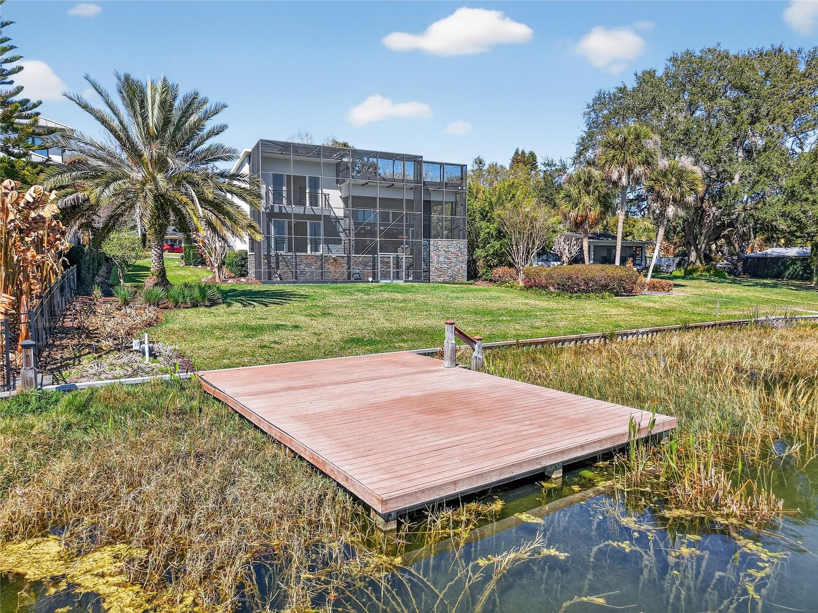 LAKE GERTRUDE MANOR - Residential