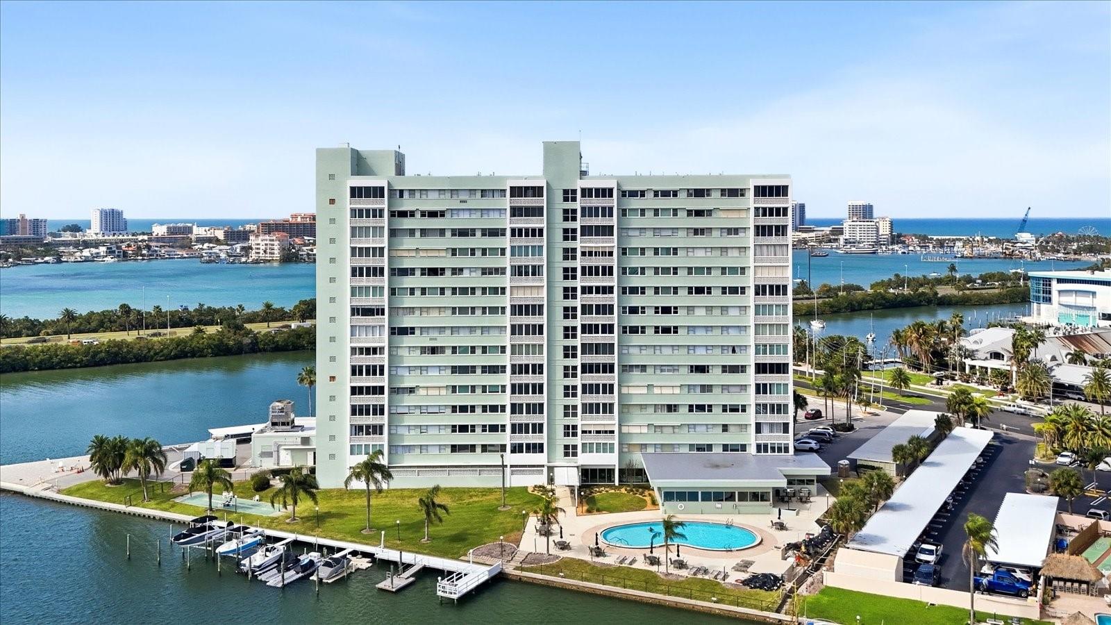 HORIZON HOUSE CO-OP - Residential