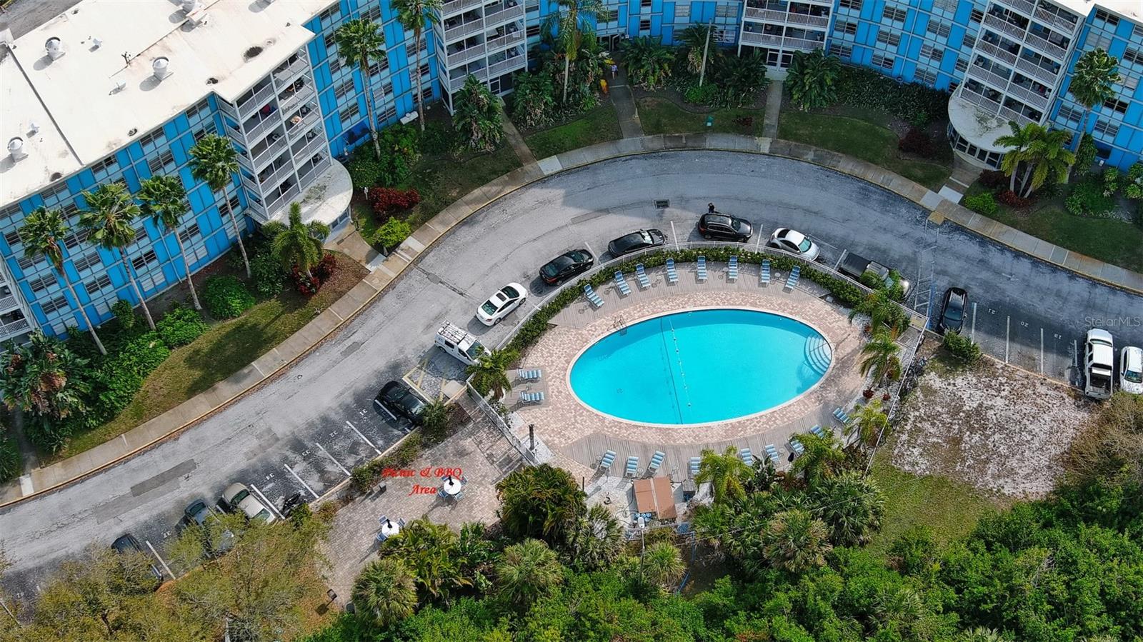 WAVE THE CONDO - Residential