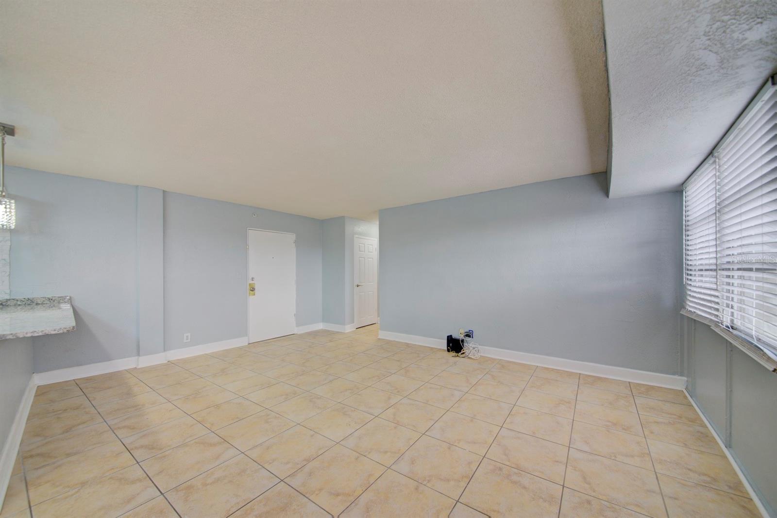WAVE THE CONDO - Residential