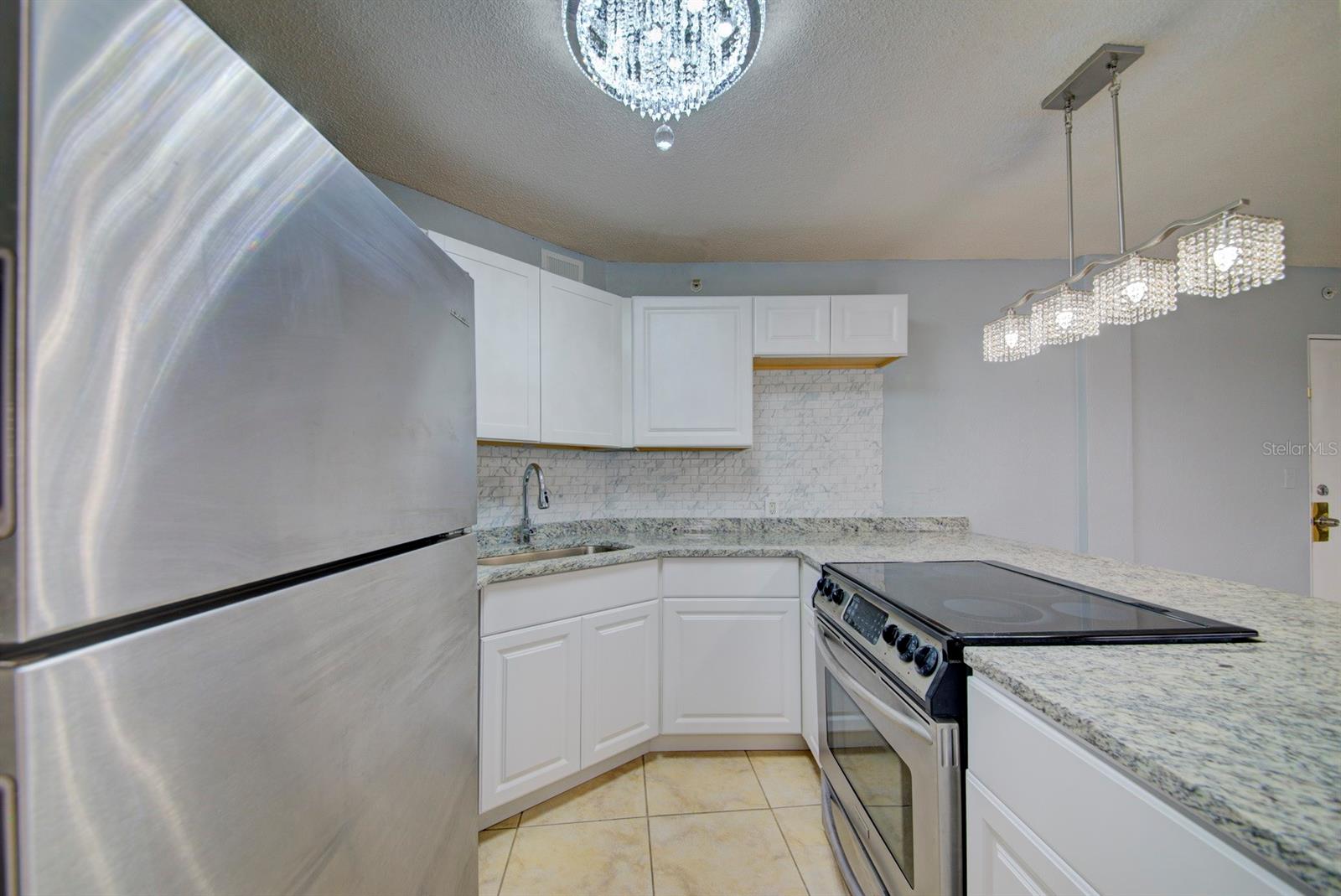 WAVE THE CONDO - Residential