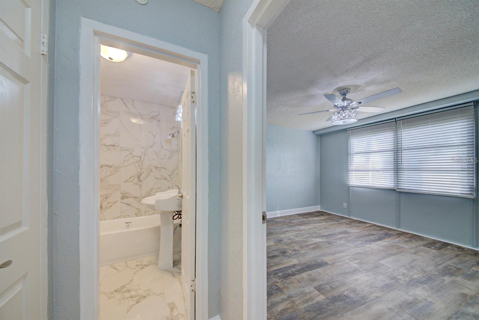 WAVE THE CONDO - Residential