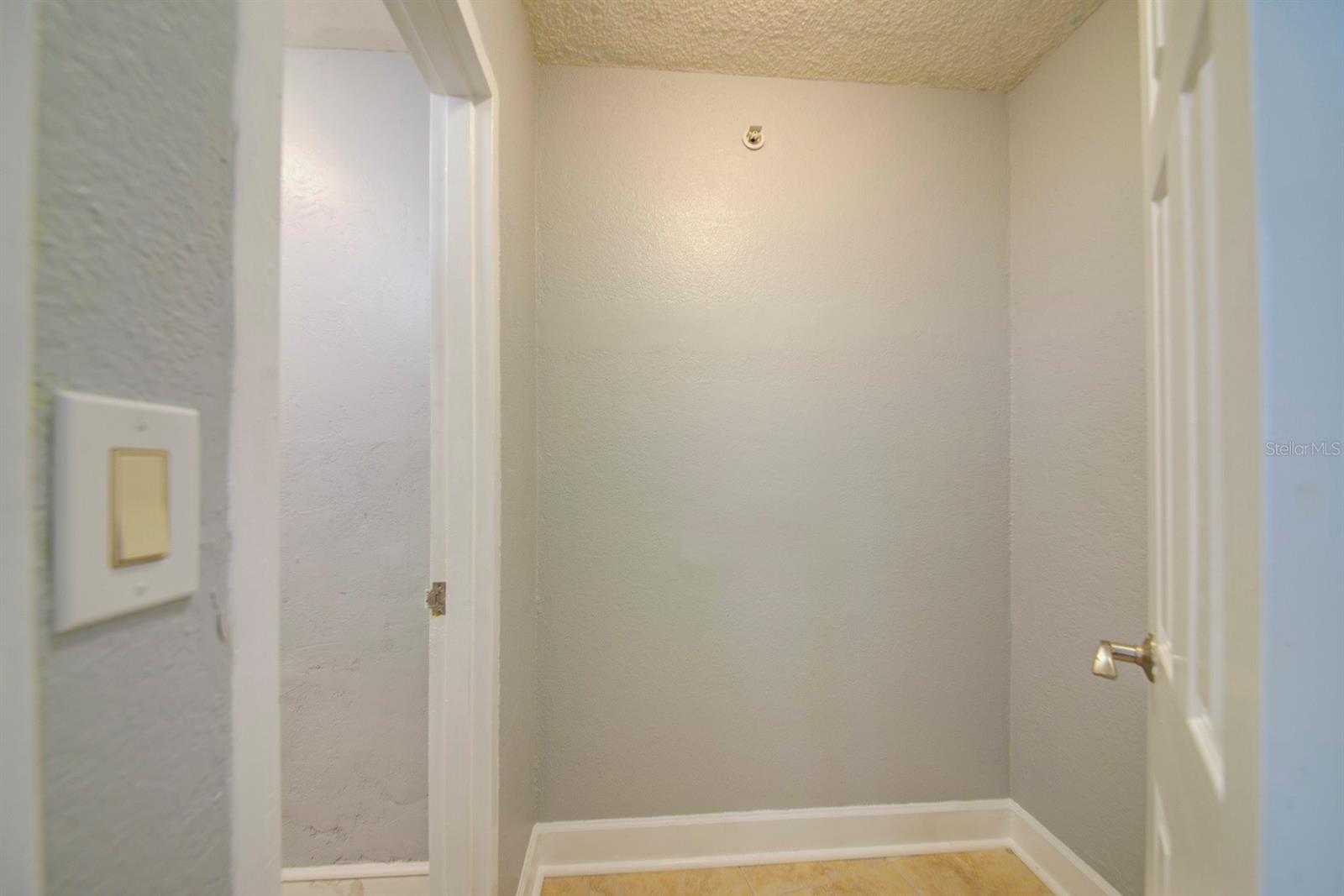 WAVE THE CONDO - Residential