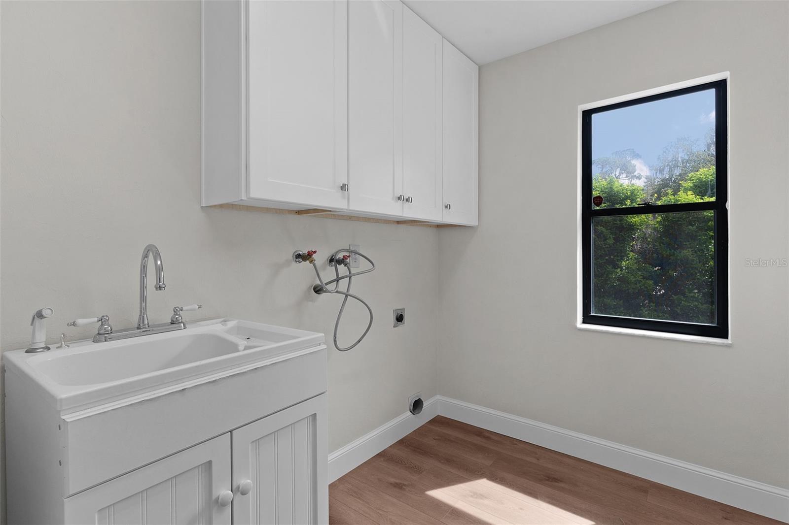 EUSTIS PROMONTORY COVE - Residential