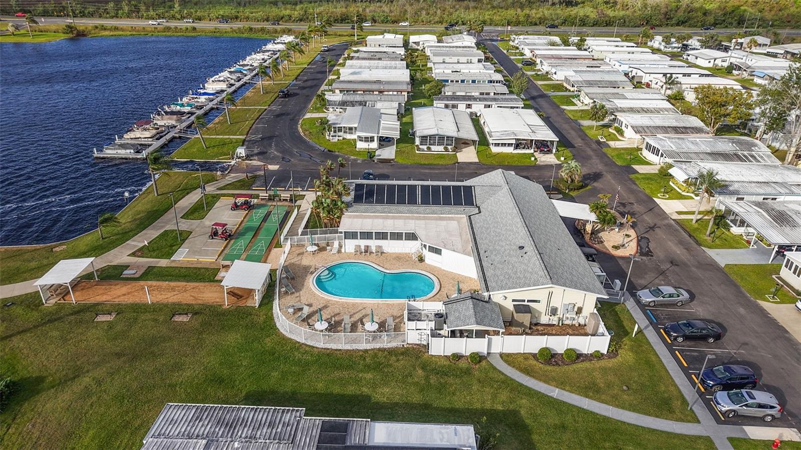 EMERALD LAKES - Residential