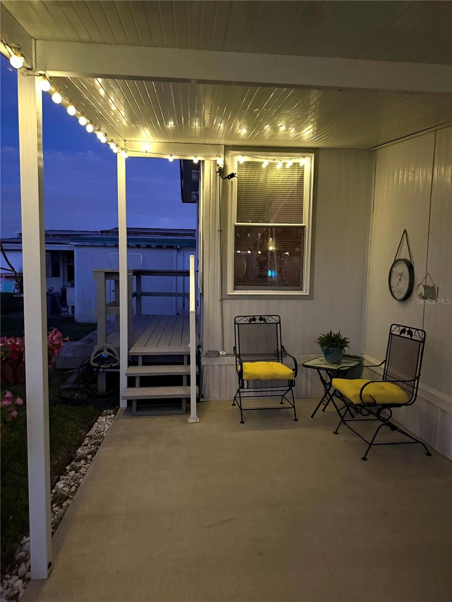 EMERALD LAKES - Residential