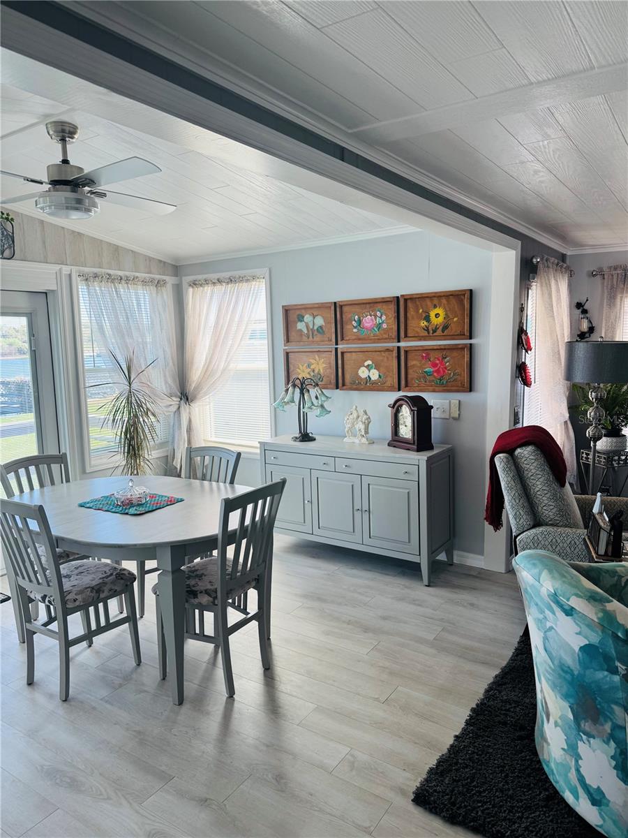 EMERALD LAKES - Residential
