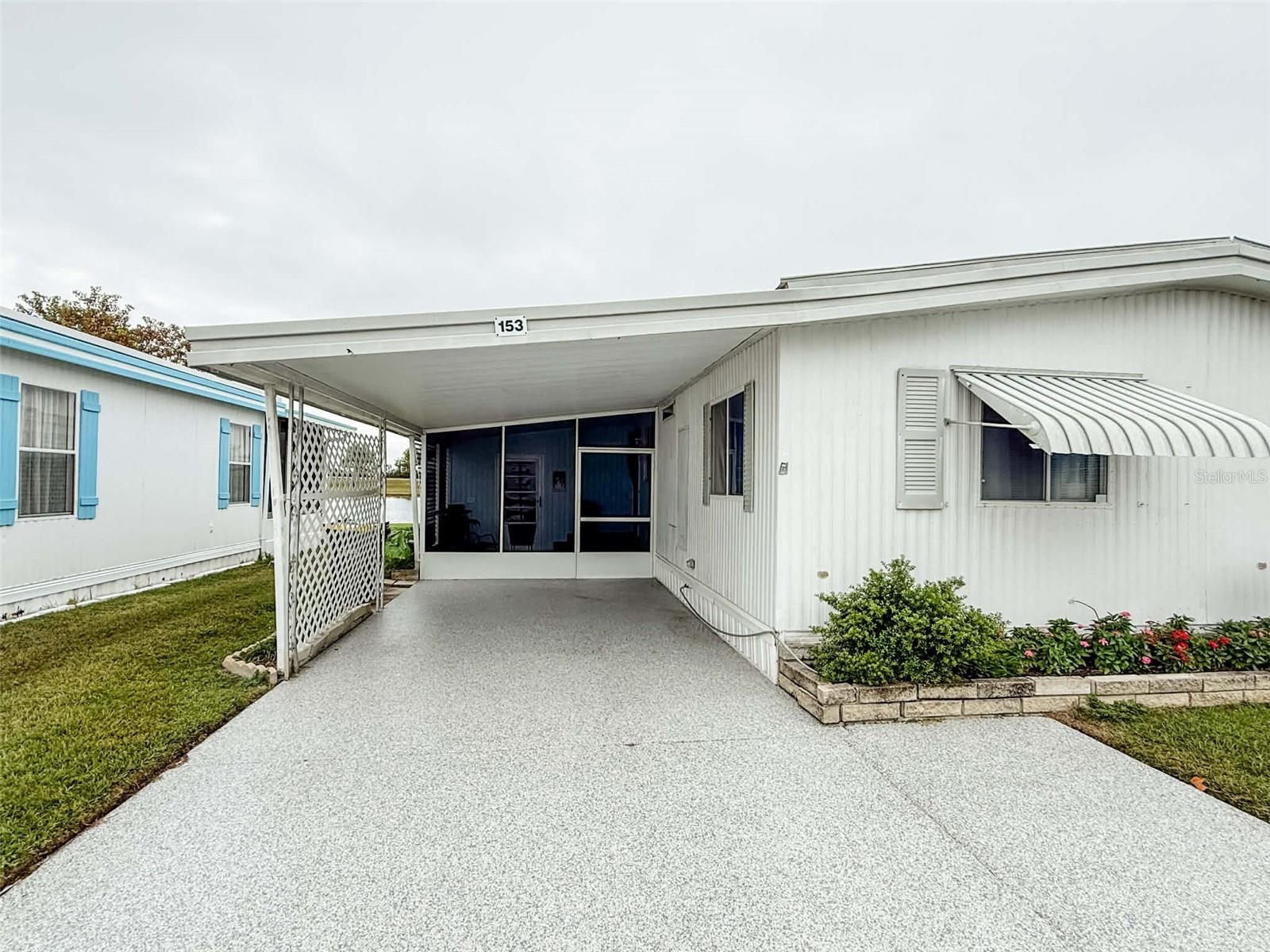 EMERALD LAKES - Residential