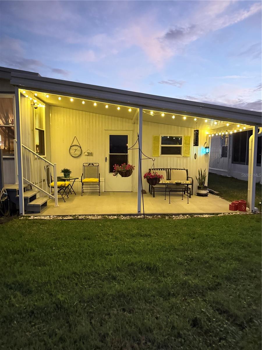 EMERALD LAKES - Residential