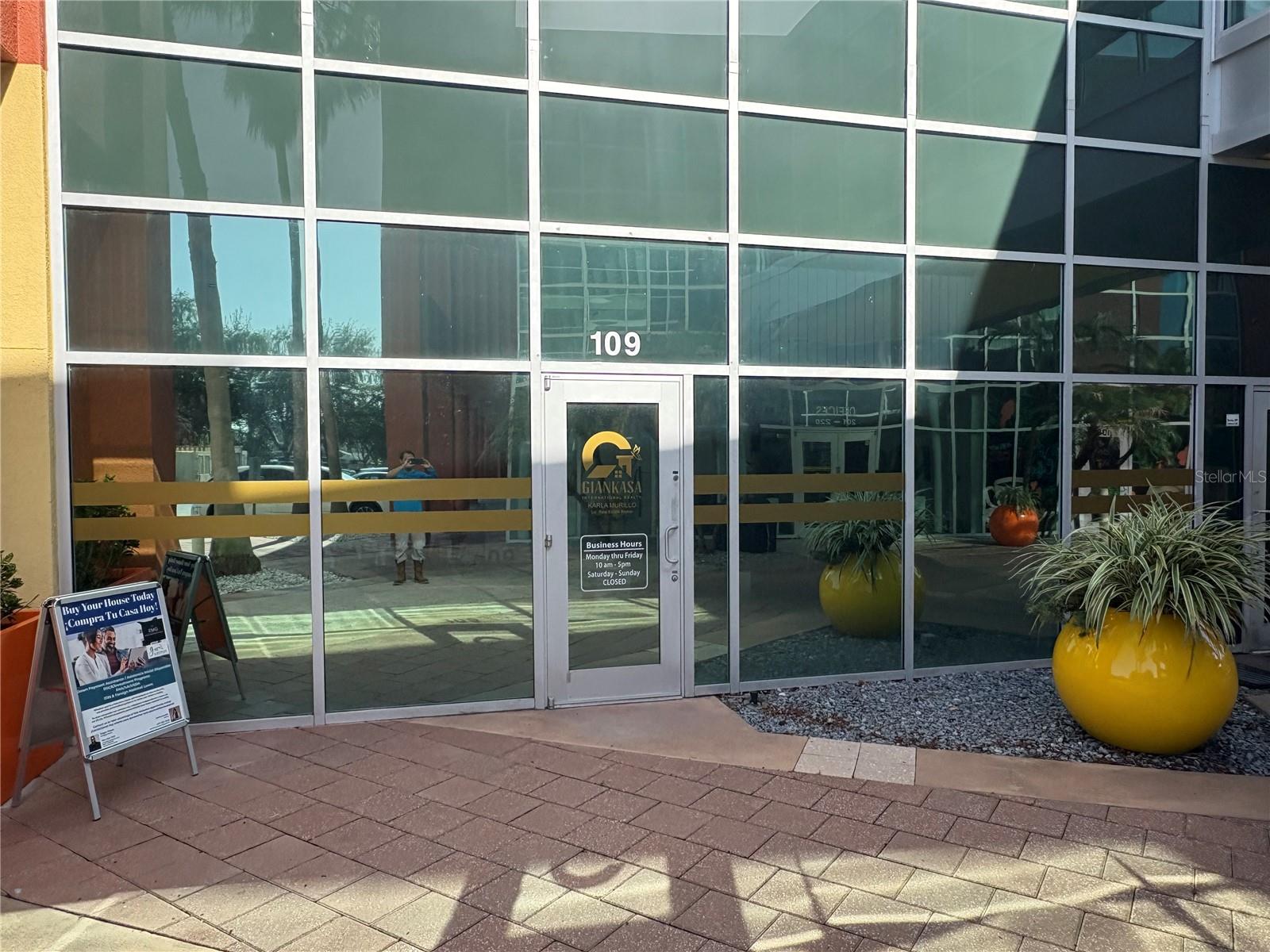 DEERFIELD COMMON - Commercial Lease