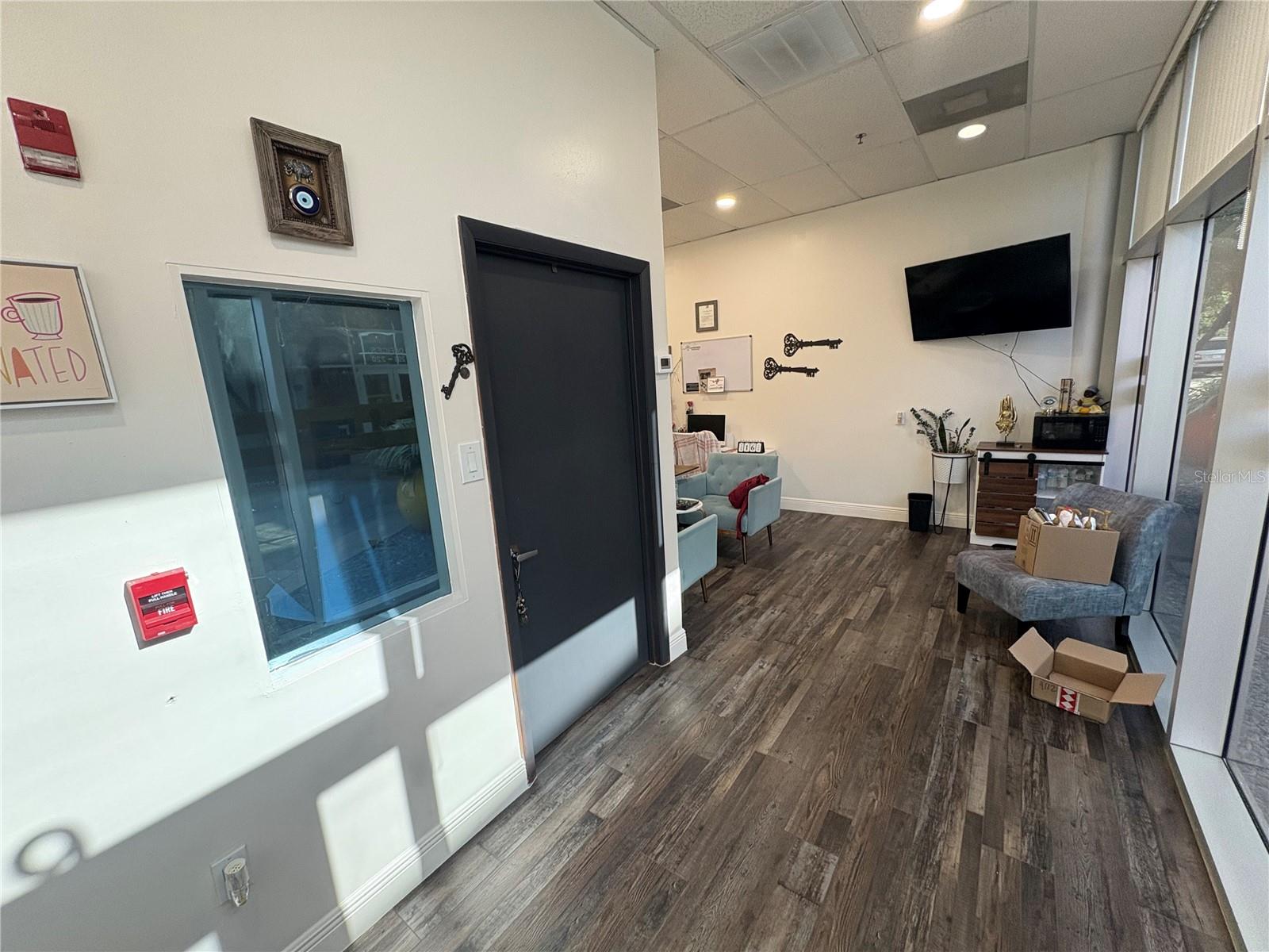 DEERFIELD COMMON - Commercial Lease
