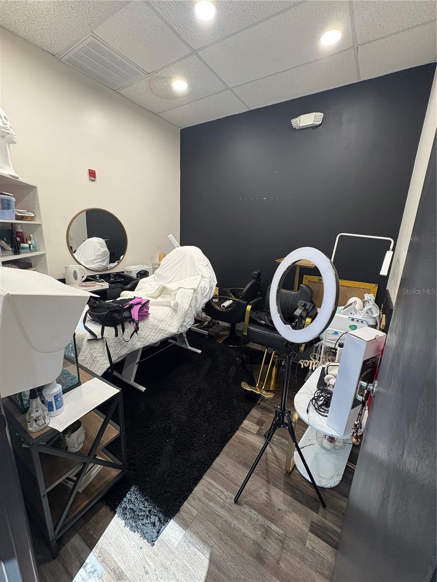 DEERFIELD COMMON - Commercial Lease