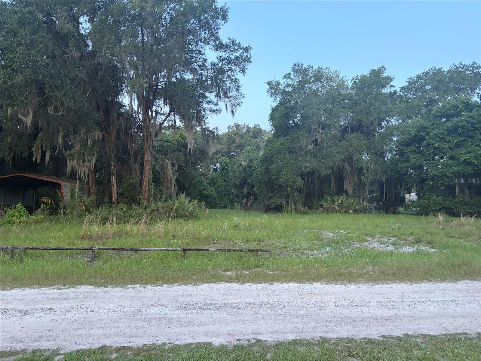 FOUR LAKES COMMUNITY - Land
