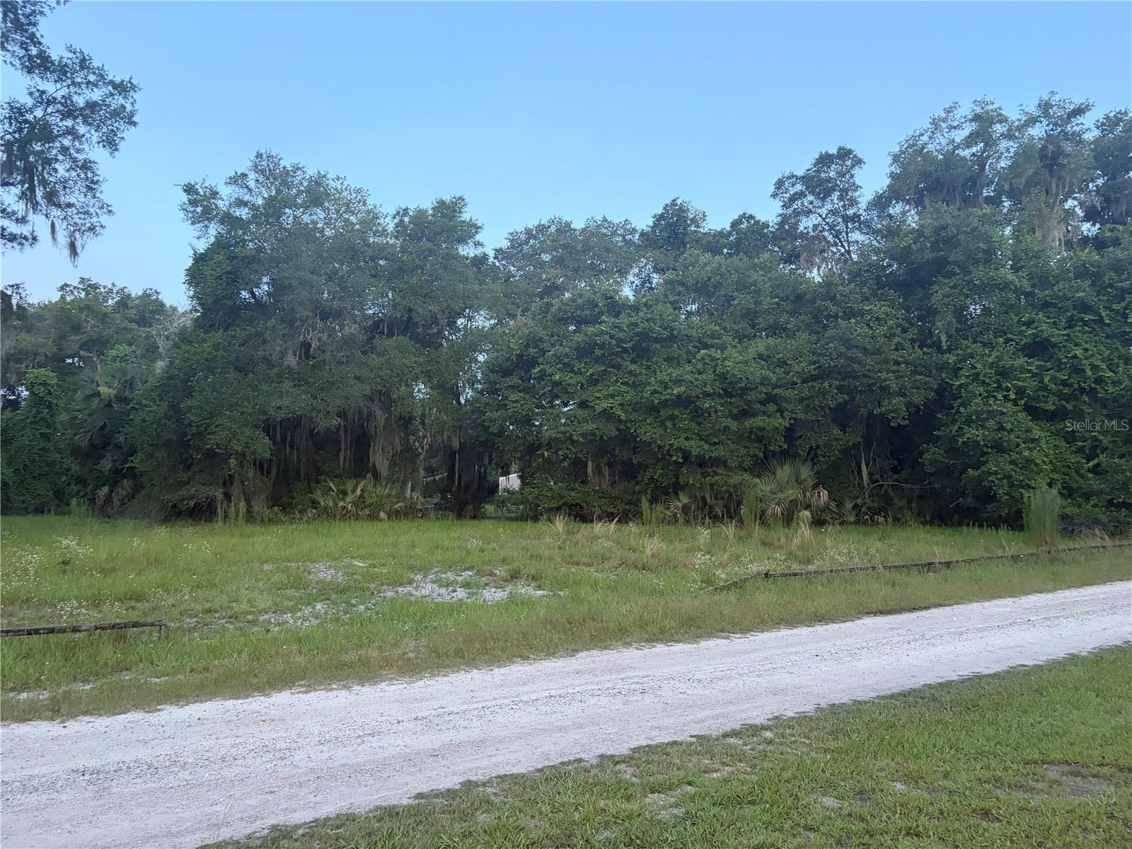 FOUR LAKES COMMUNITY - Land