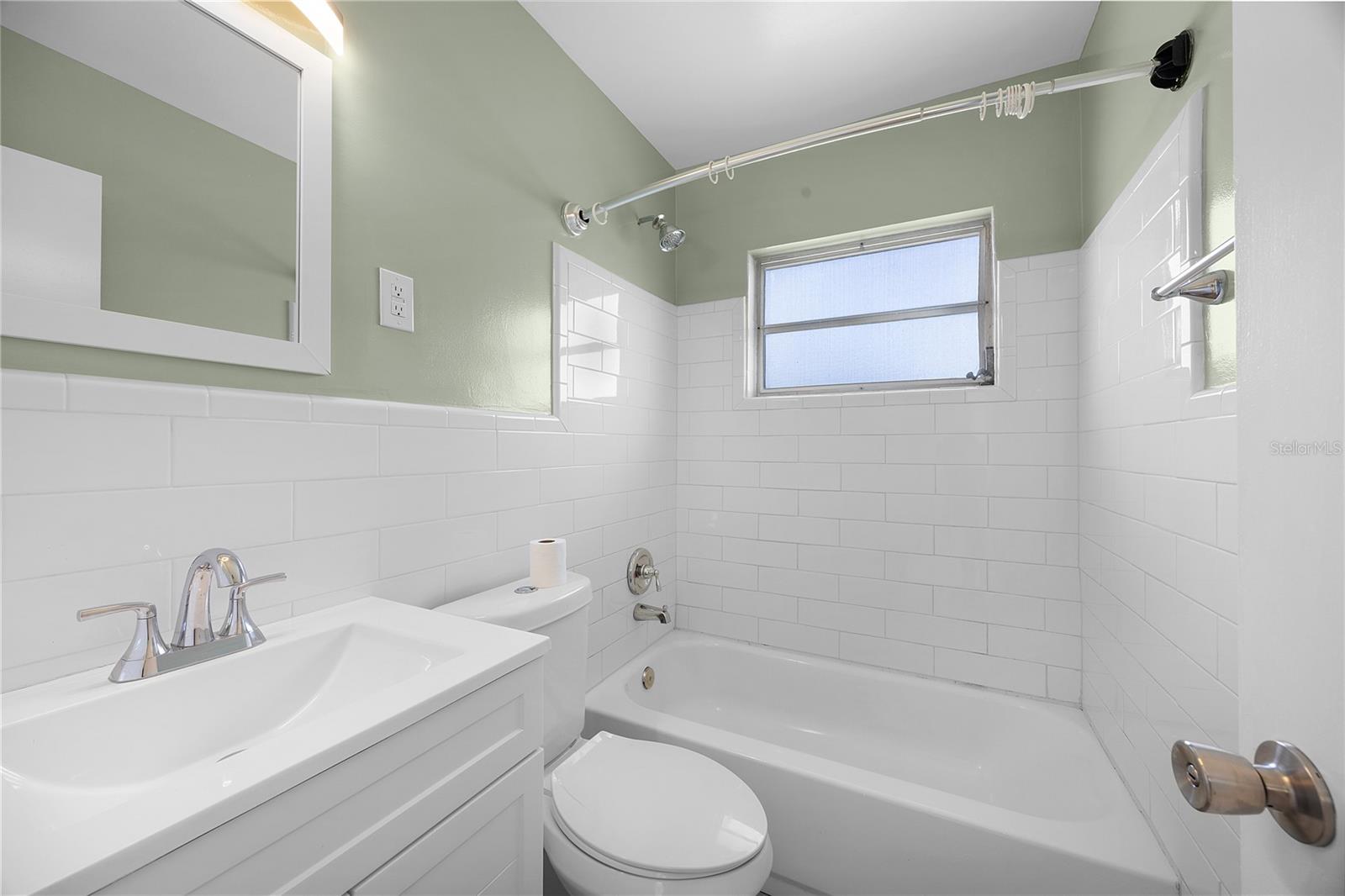 BERTS BAYSHORE MANOR - Residential
