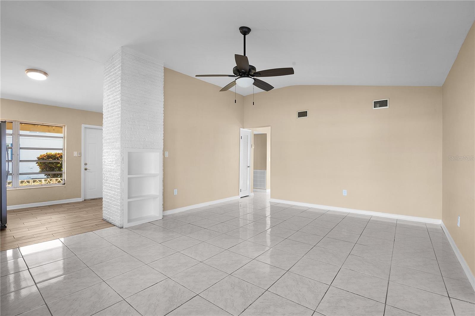 BERTS BAYSHORE MANOR - Residential