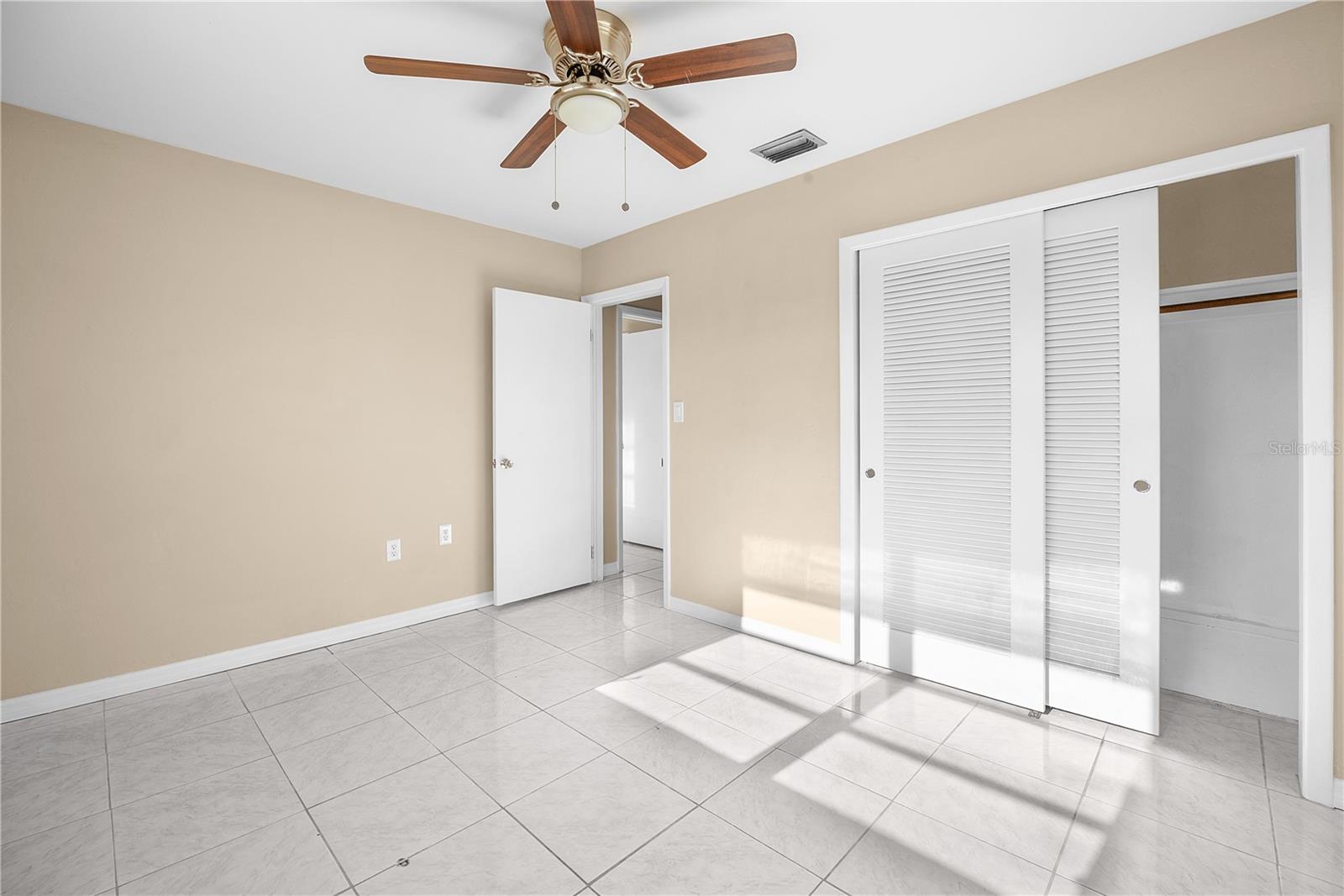BERTS BAYSHORE MANOR - Residential