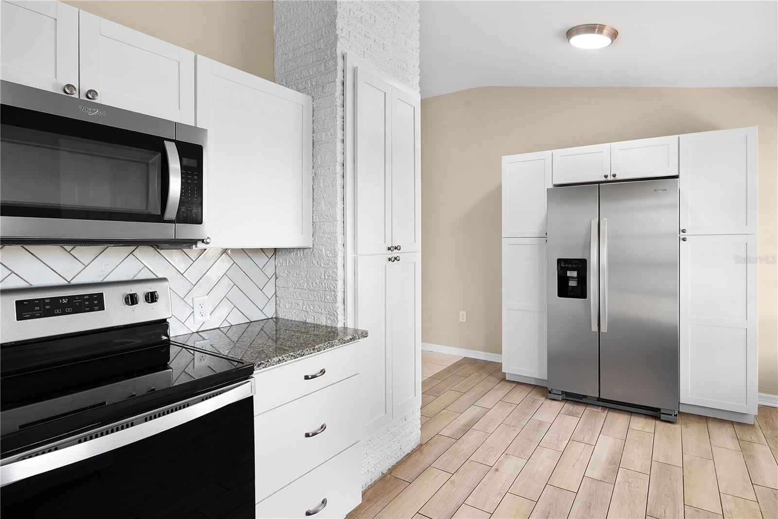 BERTS BAYSHORE MANOR - Residential