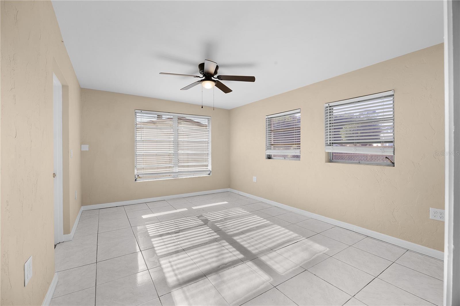 BERTS BAYSHORE MANOR - Residential