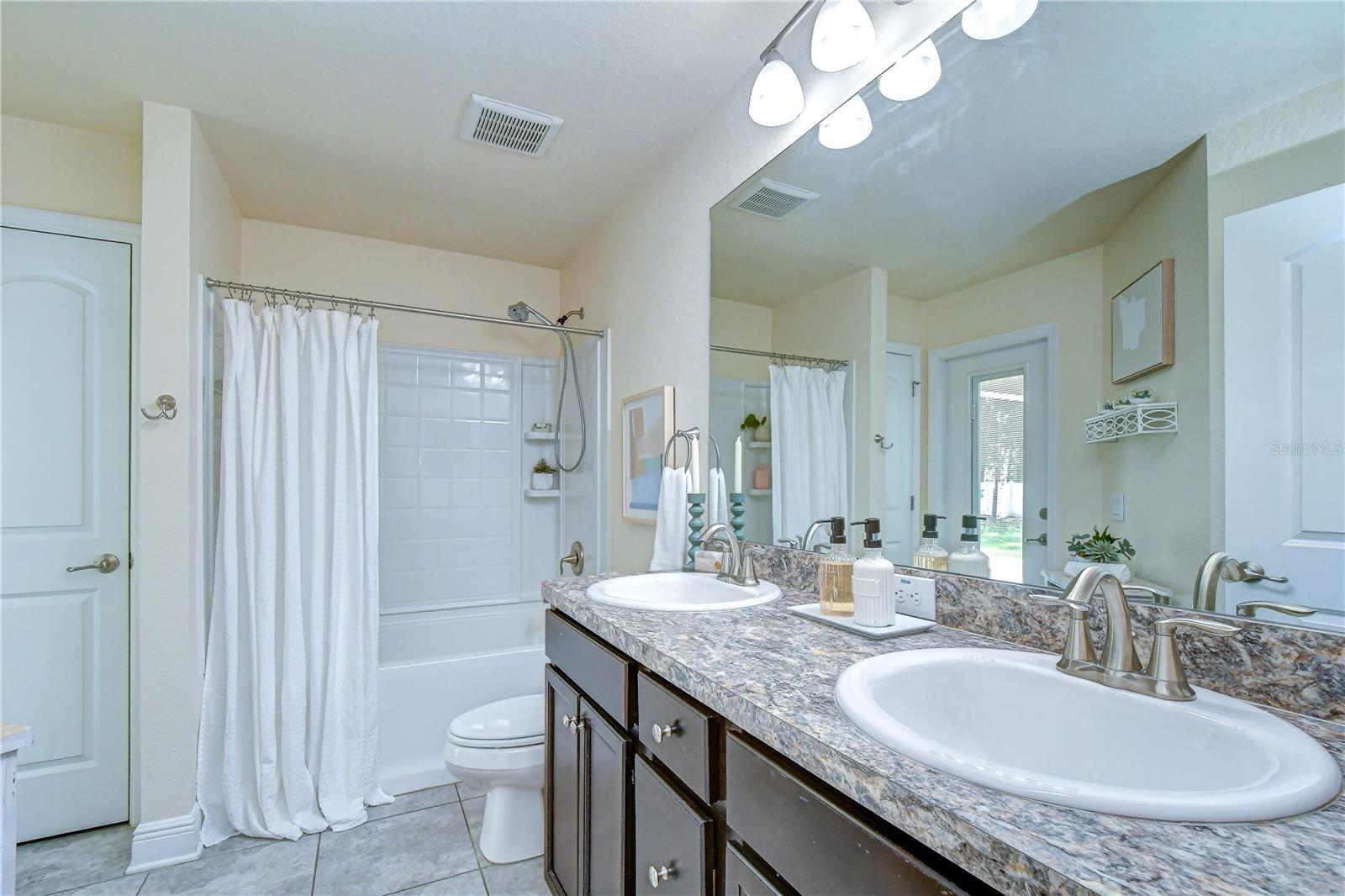 PLANTATION PALMS - Residential