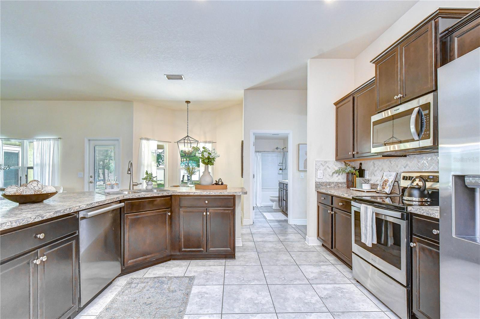 PLANTATION PALMS - Residential