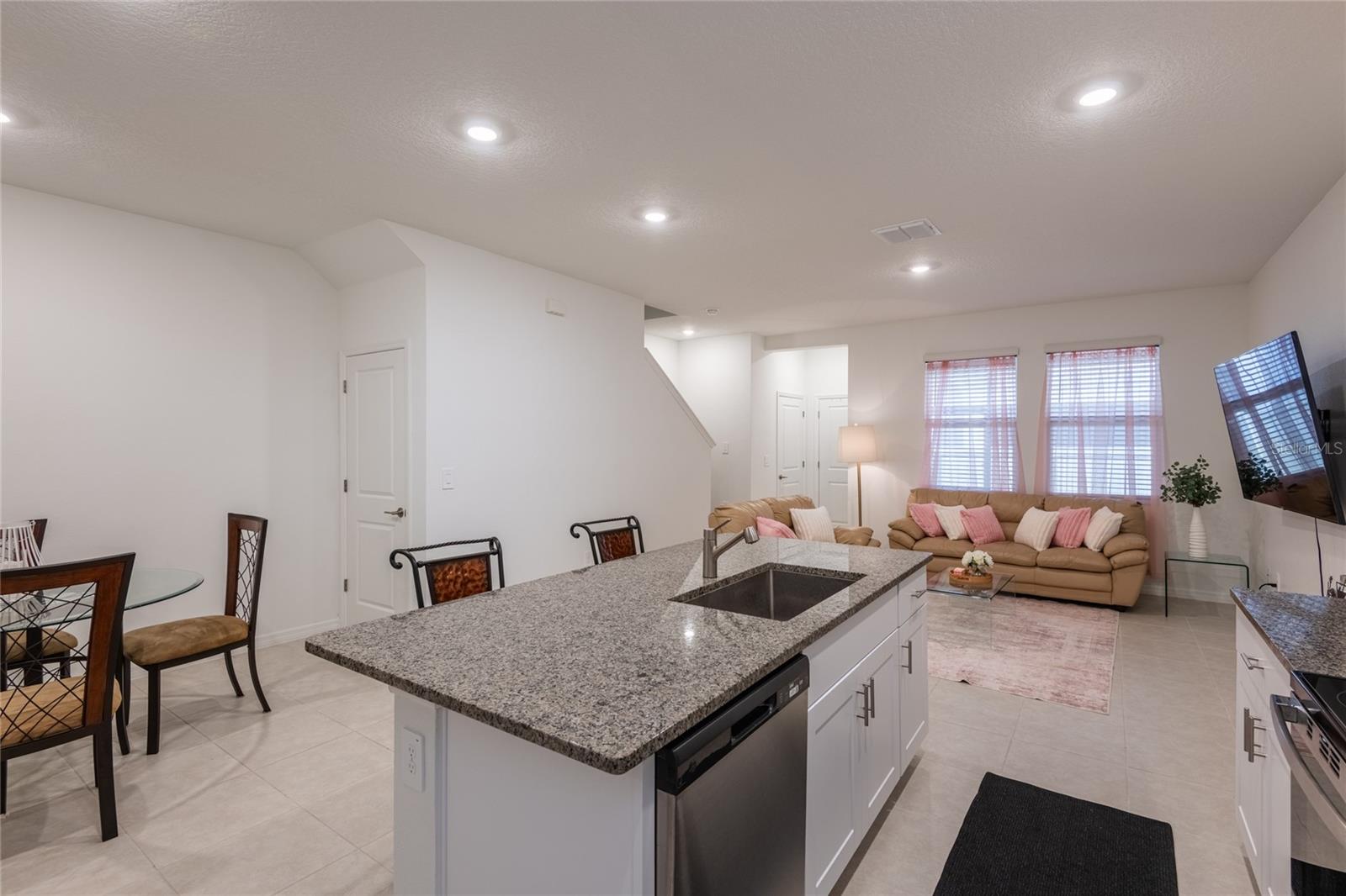 TOWNES OF CROSS CREEK - Residential