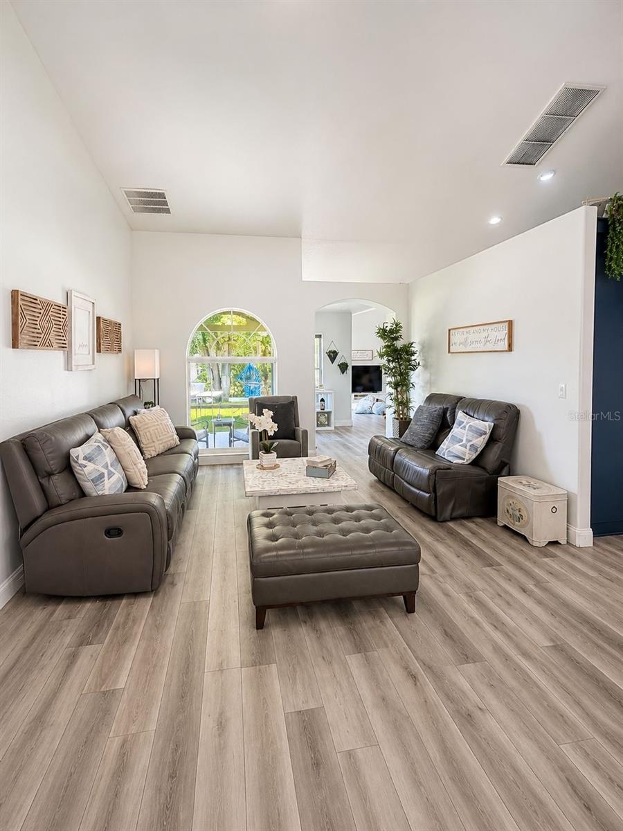 CLERMONT SOUTH RIDGE LT 01 PB 52 PG 28-29 - Residential
