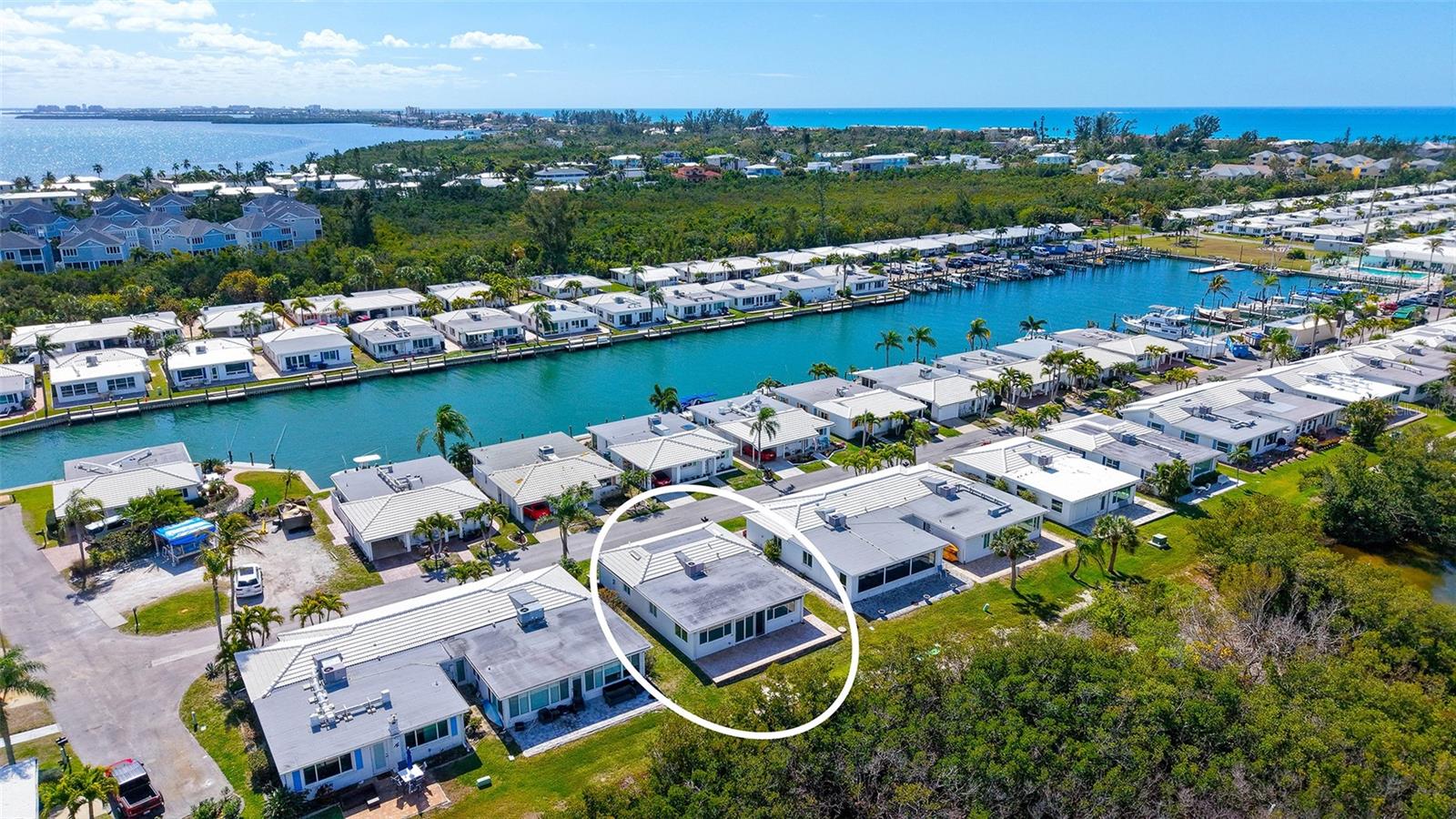 SPANISH MAIN YACHT CLUB - Residential