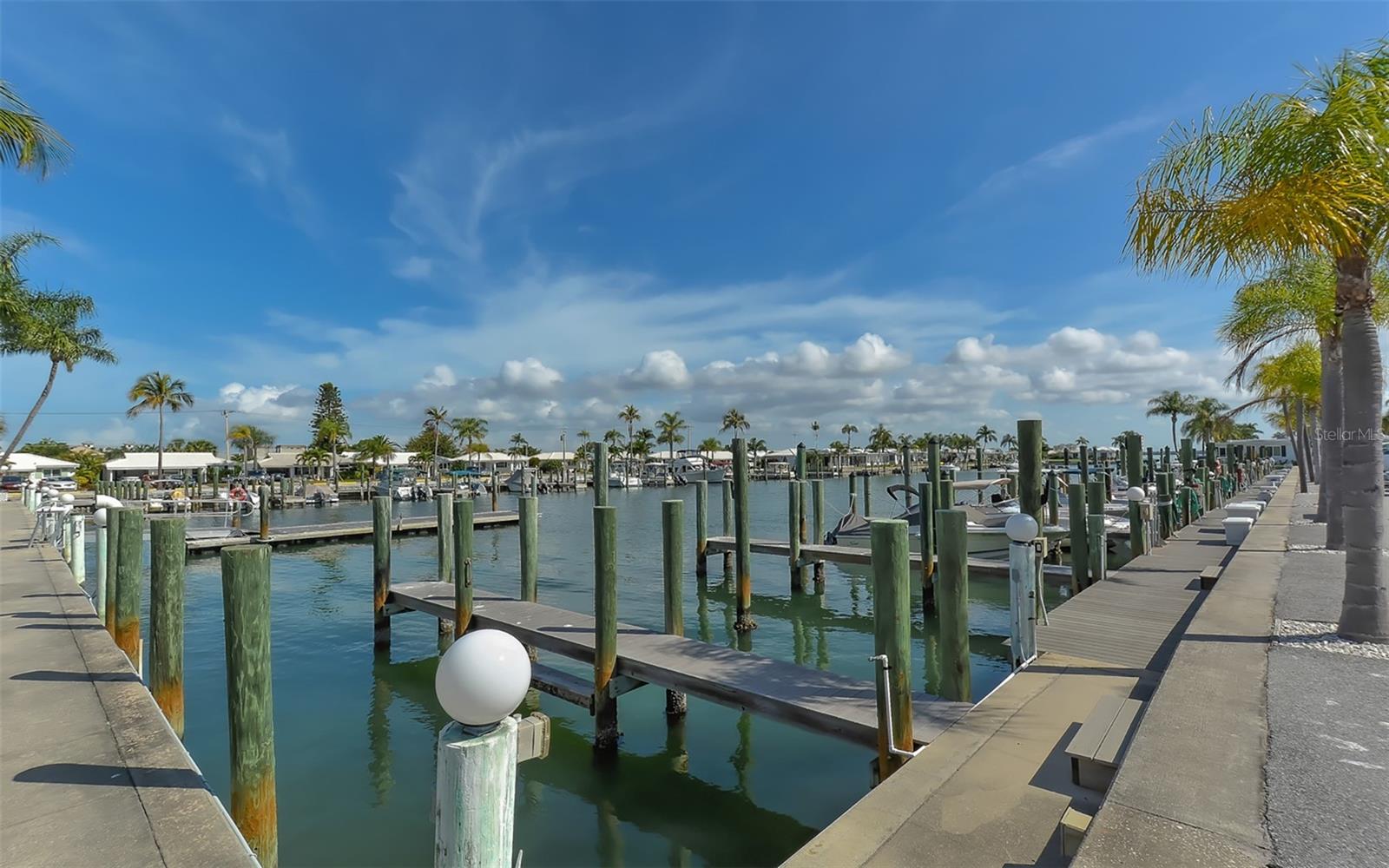 SPANISH MAIN YACHT CLUB - Residential