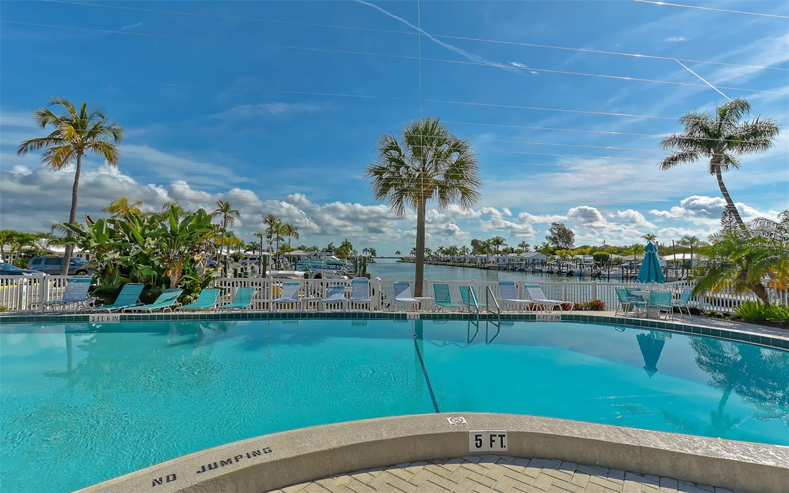 SPANISH MAIN YACHT CLUB - Residential