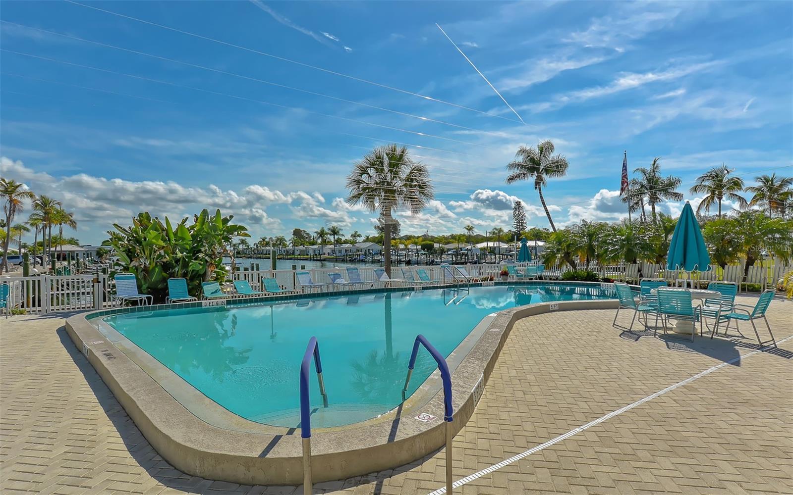 SPANISH MAIN YACHT CLUB - Residential