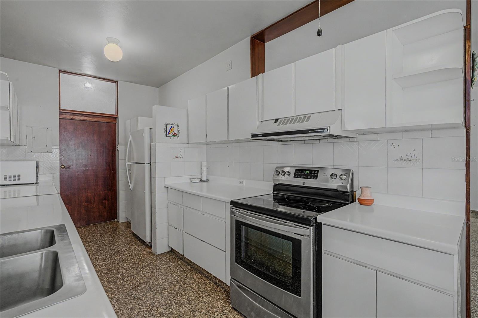 URB UNIVERSITY GARDENS - Residential Income