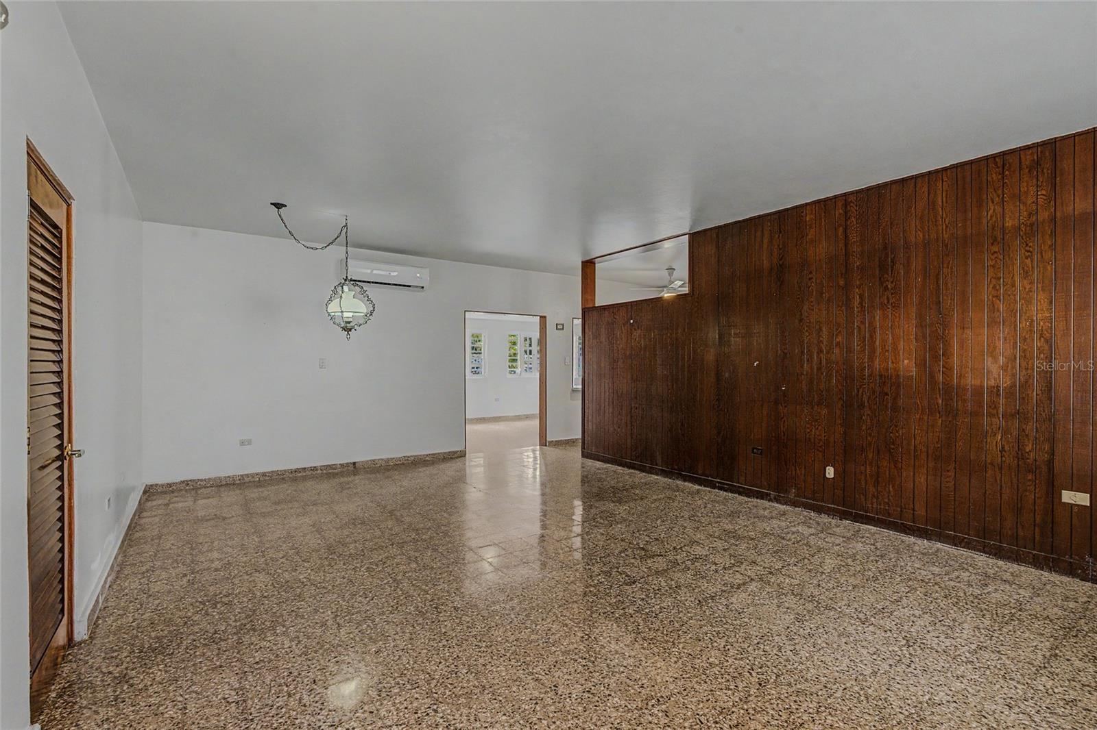 URB UNIVERSITY GARDENS - Residential Income