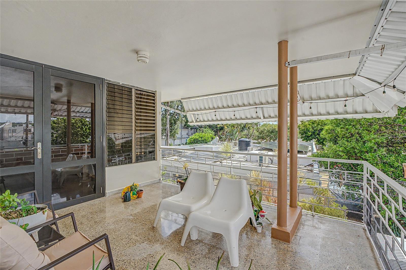 URB UNIVERSITY GARDENS - Residential Income
