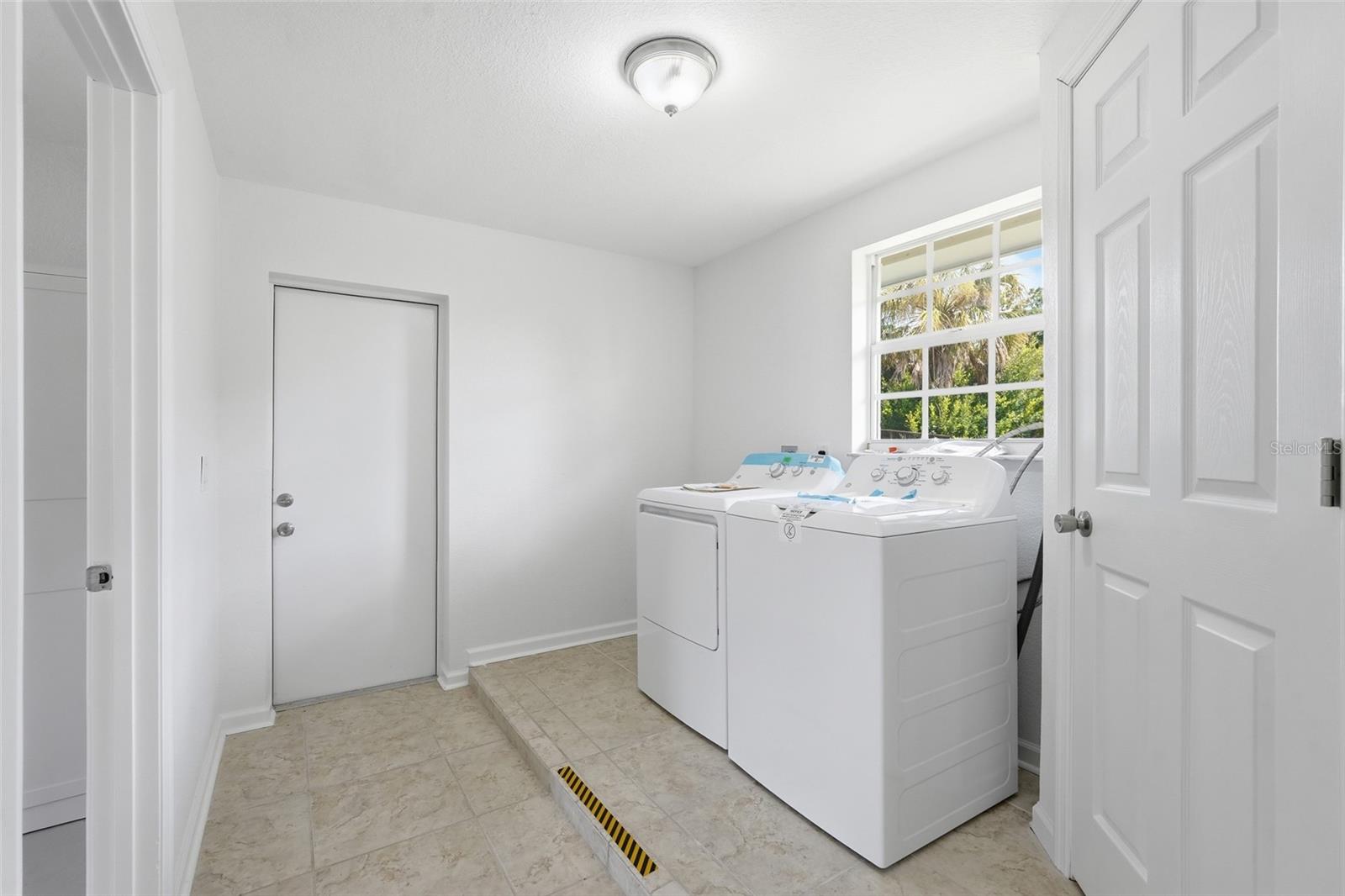 CHARLOTTE PARK - Residential