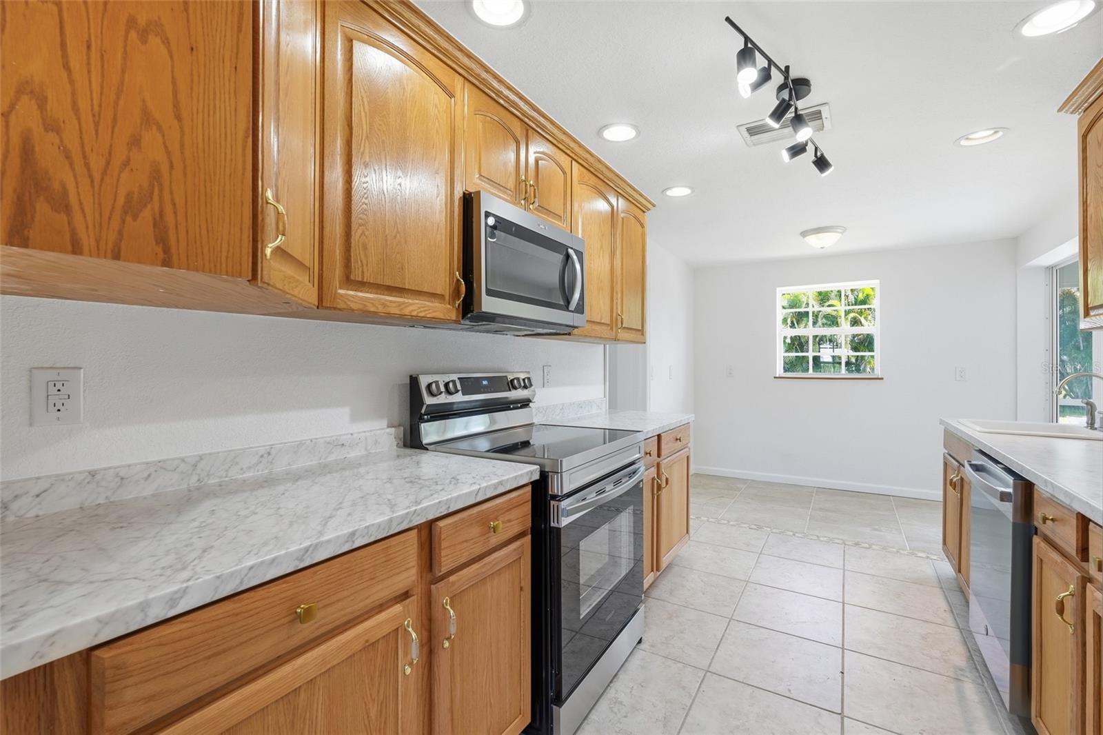 CHARLOTTE PARK - Residential