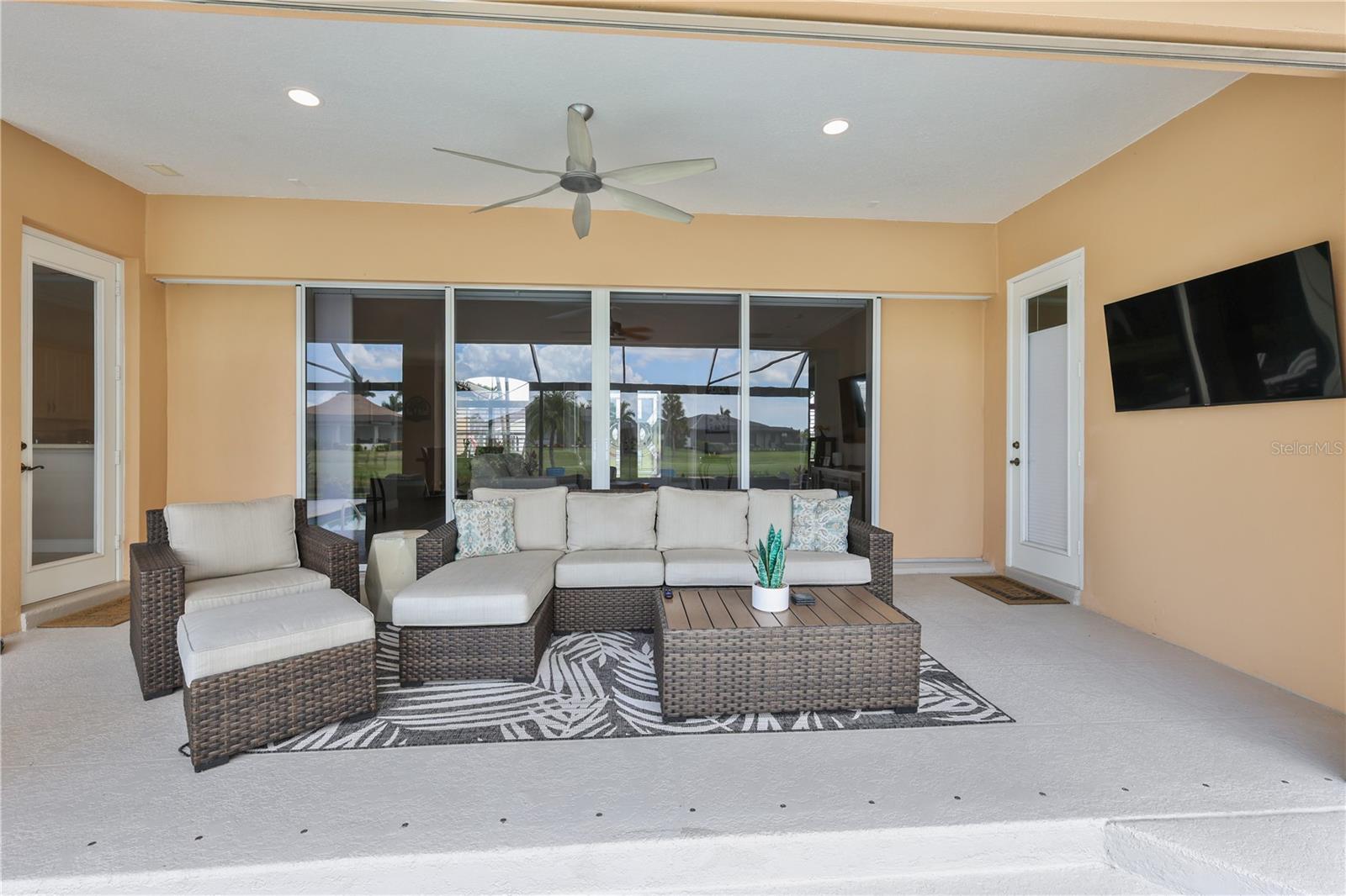 ROYAL TEE COUNTRY CLUB ESTATES - Residential
