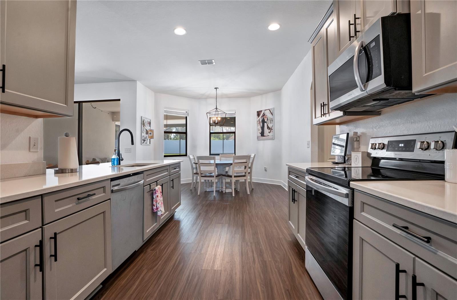 HERITAGE WOODS - Residential